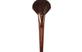 Too Cool For School - Artist Vegan Brush Pinceau à poudre - 1pièce Too Cool For School - Artist Vegan Brush Pinceau à poudre - 1pièce