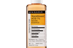 DERMA FACTORY - Essence d'eau à 1 % d'acide tranexamique - 150ml DERMA FACTORY - Essence d'eau à 1 % d'acide tranexamique - 150ml