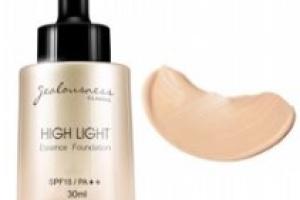 Jealousness - Fond de teint liquide Essence Surligneur (SPF15...
