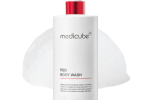 medicube - Nettoyant pour le corps contre l'acné rouge - 400ml
